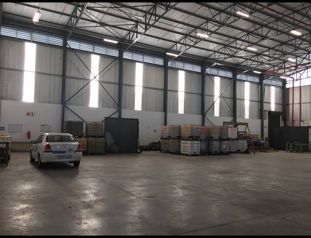1,495M² WAREHOUSE RENTED IN CAPRICORN